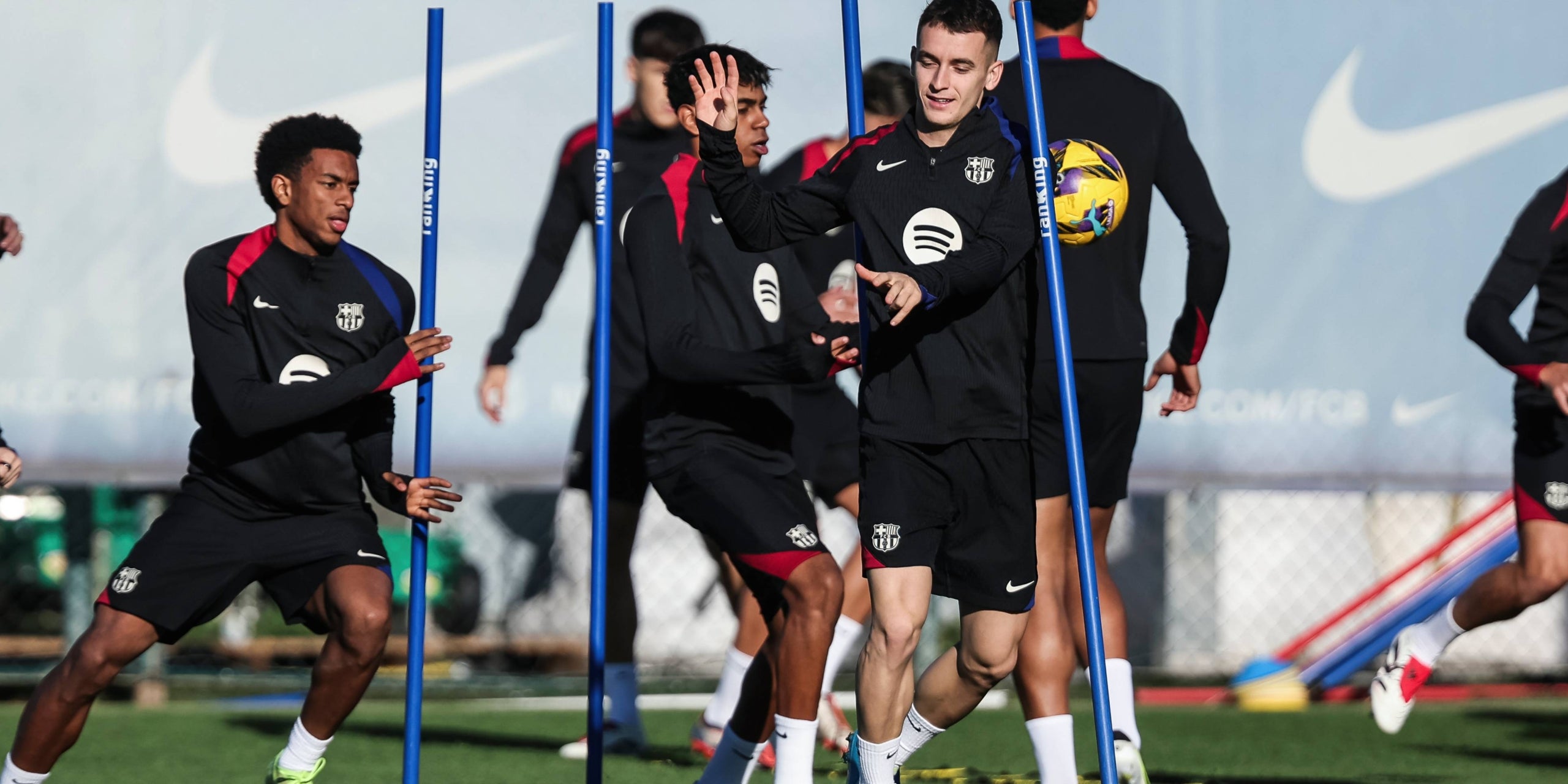 Marc Casadó, durant un entrenament amb el Barça | Europa Press