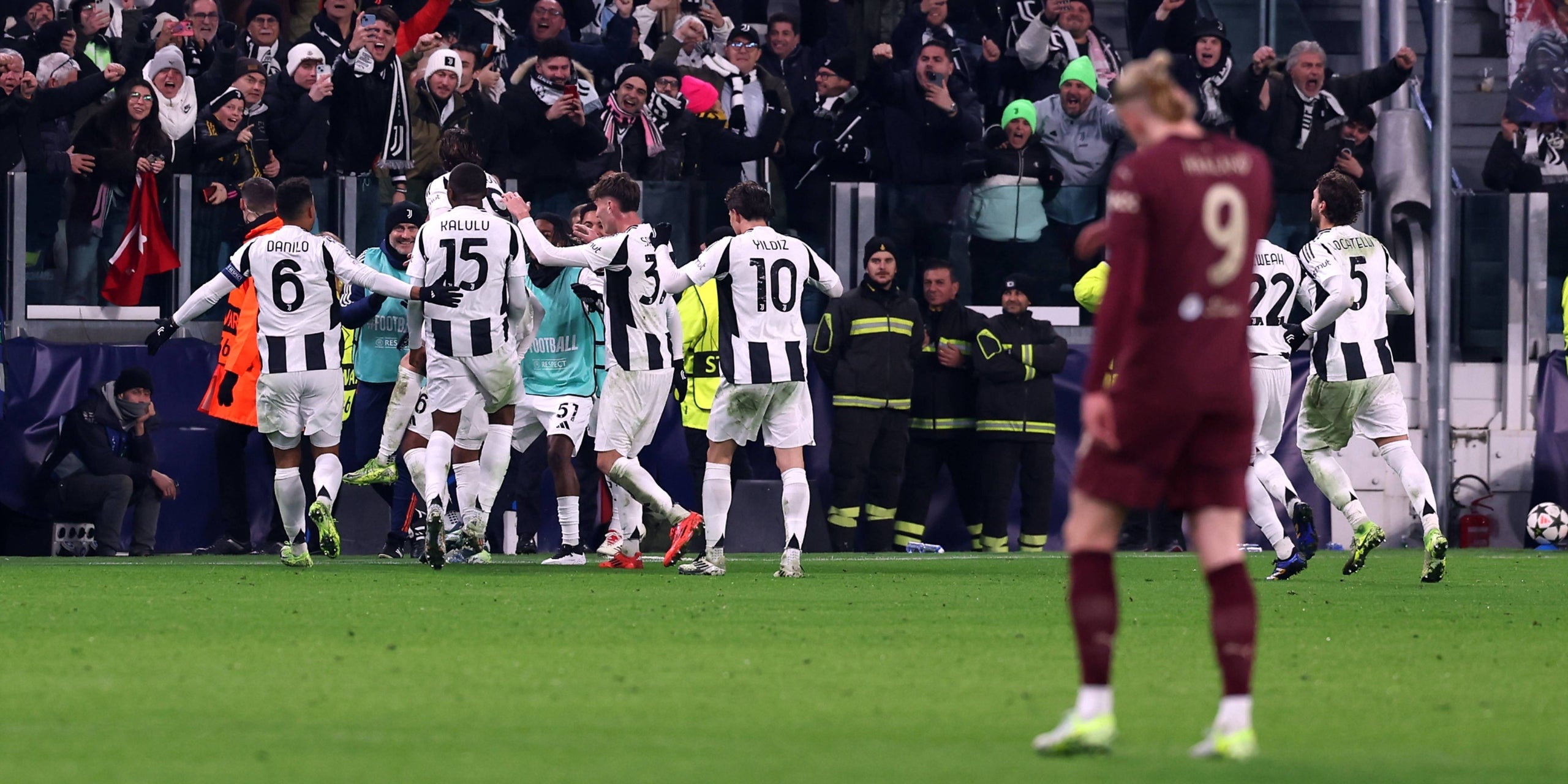 Erling Haaland, en primer pla, després d'un dels gols de la Juventus | Europa Press