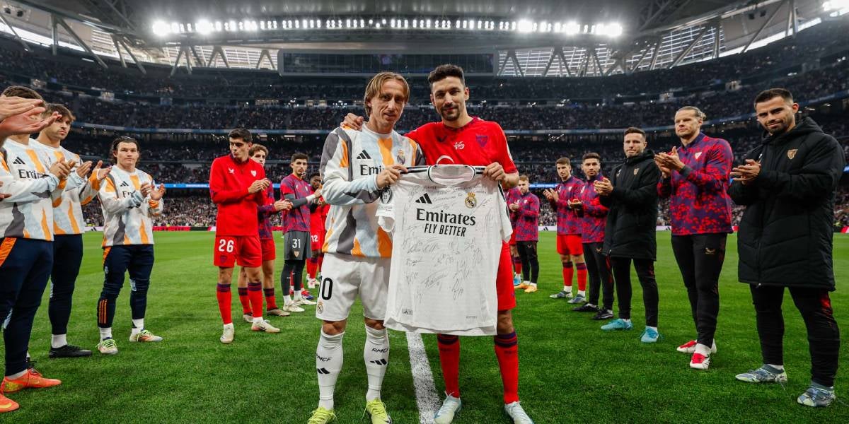 Modric i Jesús Navas al Bernabéu | @RealMadrid