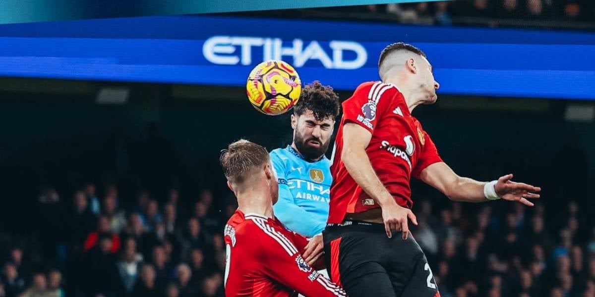Imagen de un duelo en el derbi | @ManCityCatalà