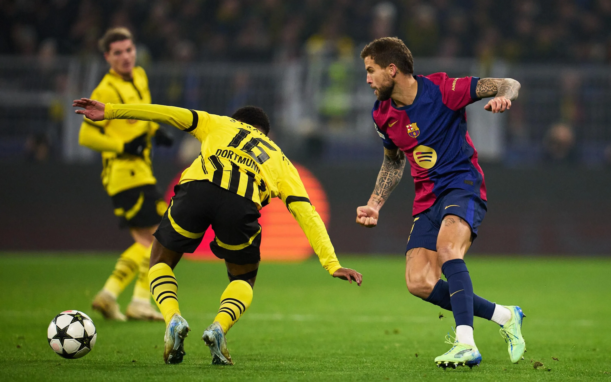 Iñigo Martínez, durant el partit contra el Borussia Dortmund | FC Barcelona