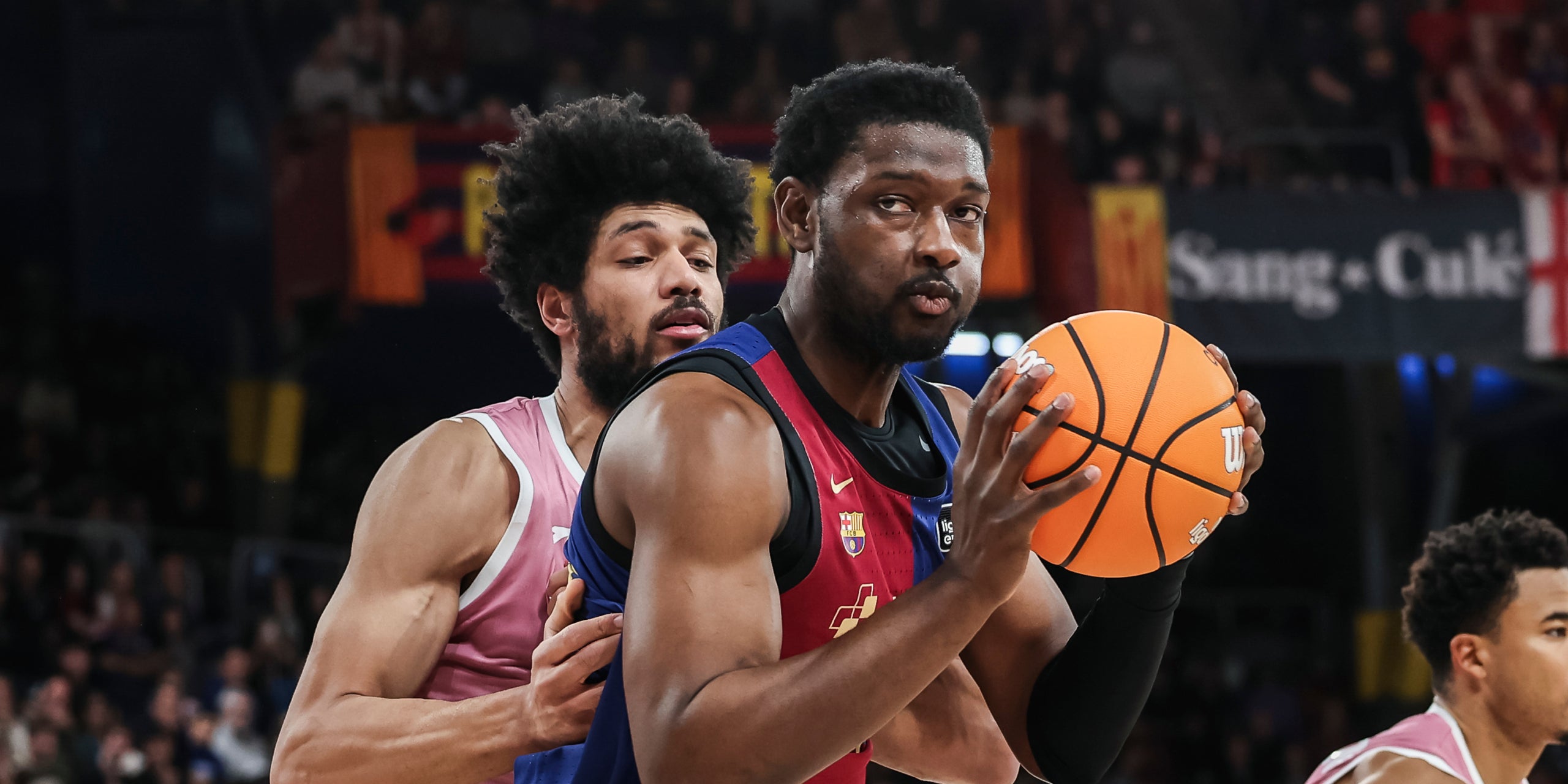 Chimezie Metu, durant el derbi català entre el Barça i el Joventut Badalona | Europa Press
