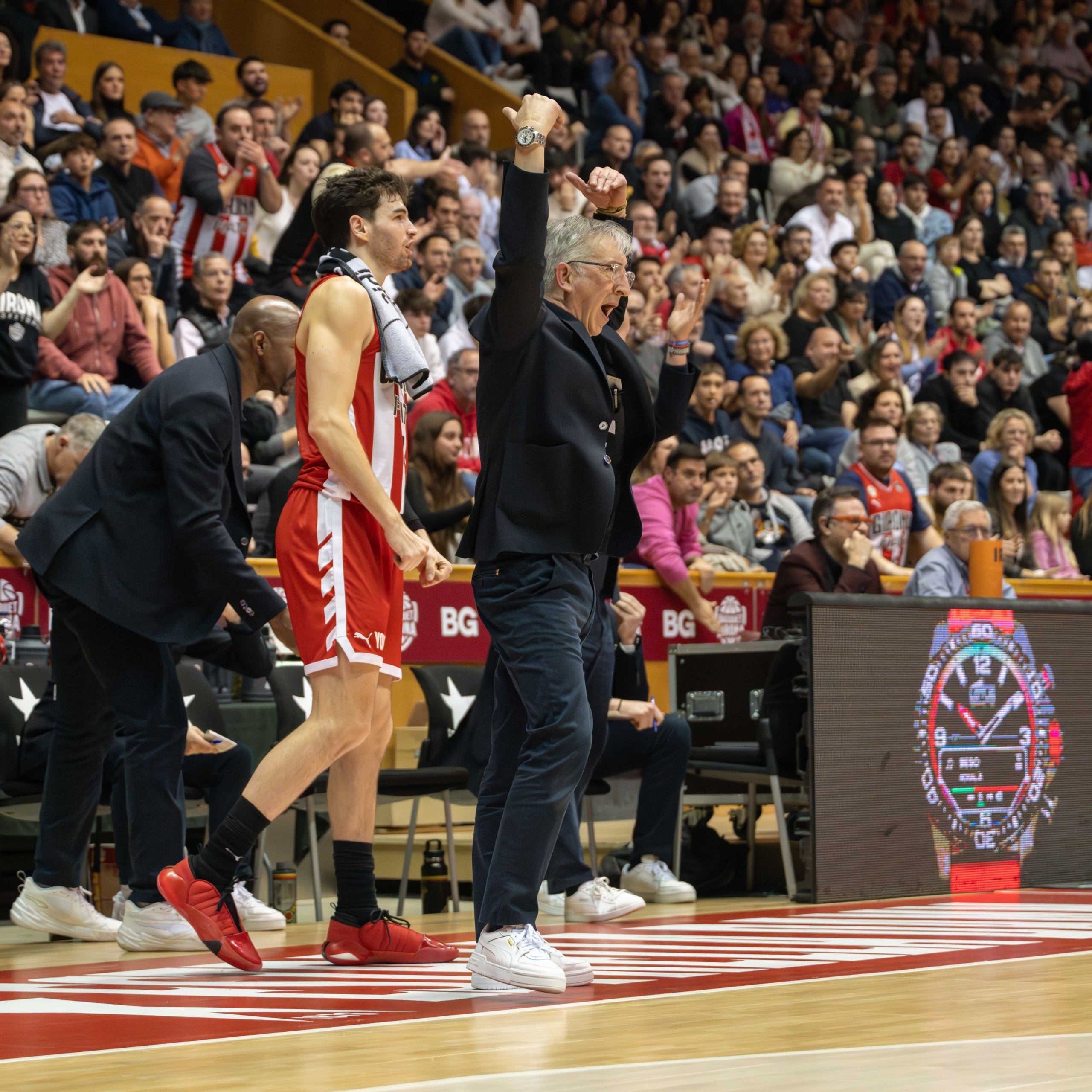 Moncho Fernández, durant el partit contra el Barça | Bàsquet Girona