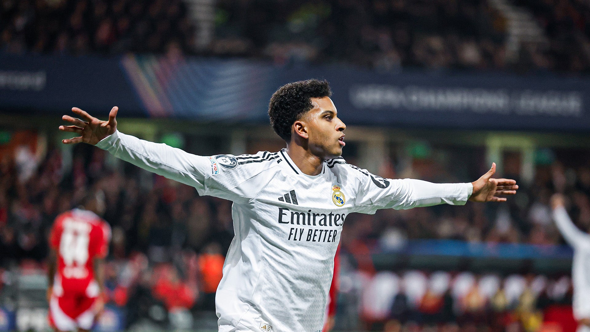 Rodrygo celebra su golazo contra el Brest en la primera mitad | Real Madrid CF