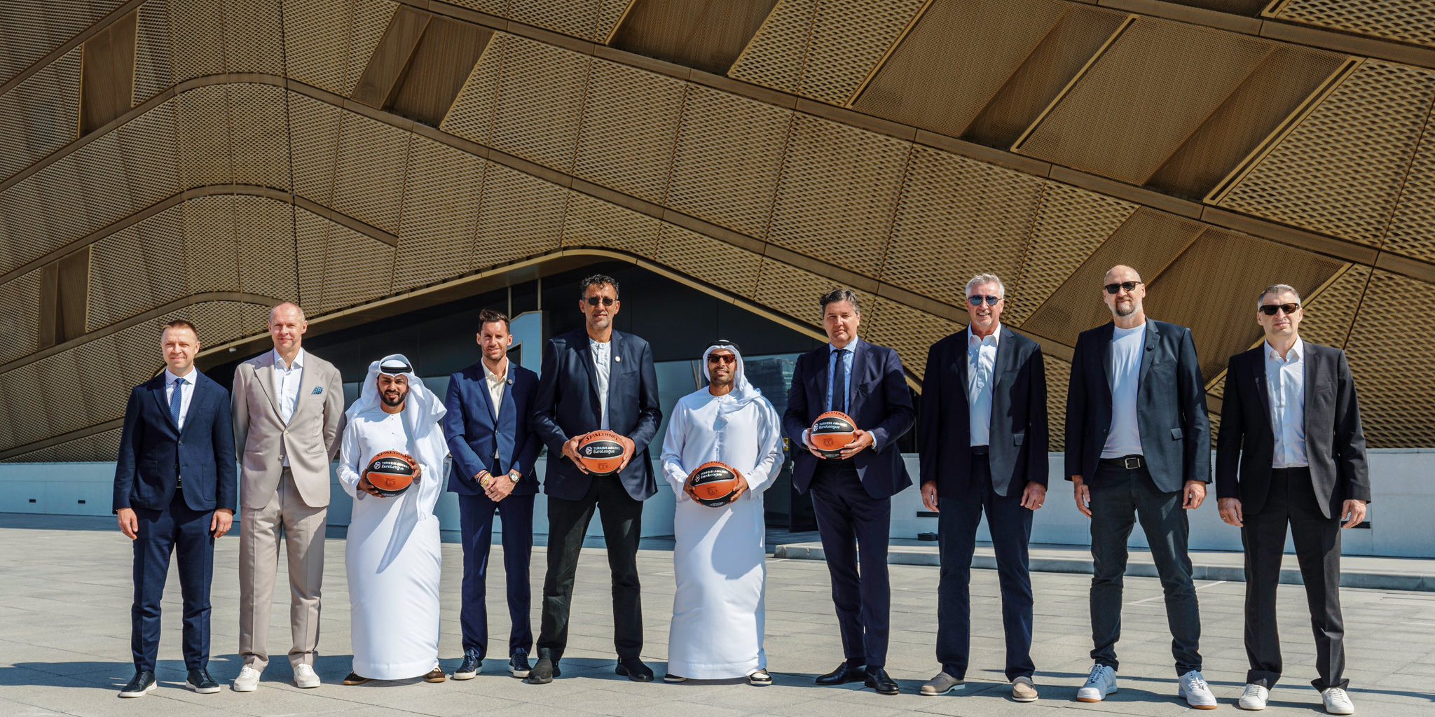Executius de l'Eurolliga escenifiquen l'acord amb Abu Dhabi | Euroleague