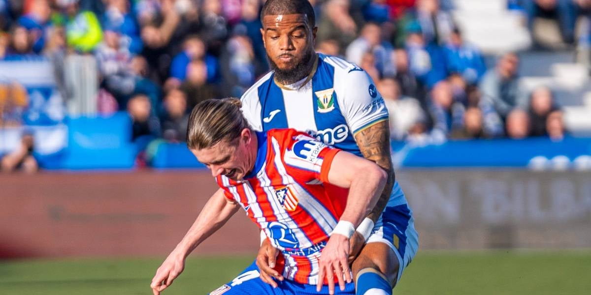 Gallagher disputant una pilota | @CDLeganes