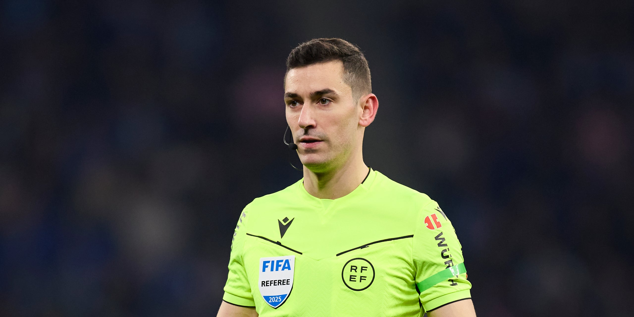 L'àrbitre Muñiz Ruiz, durant l'Espanyol-Madrid de Lliga | Europa Press