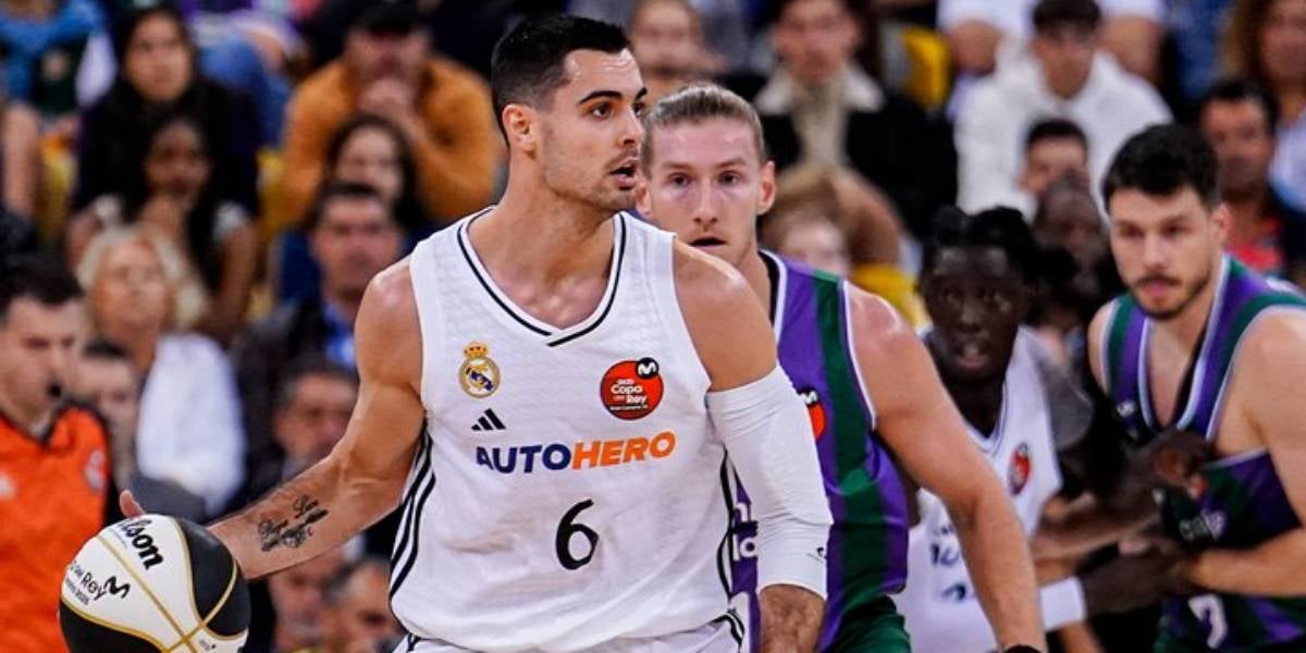 Els jugadors de Madrid i Unicaja durant la final | @RMBaloncesto