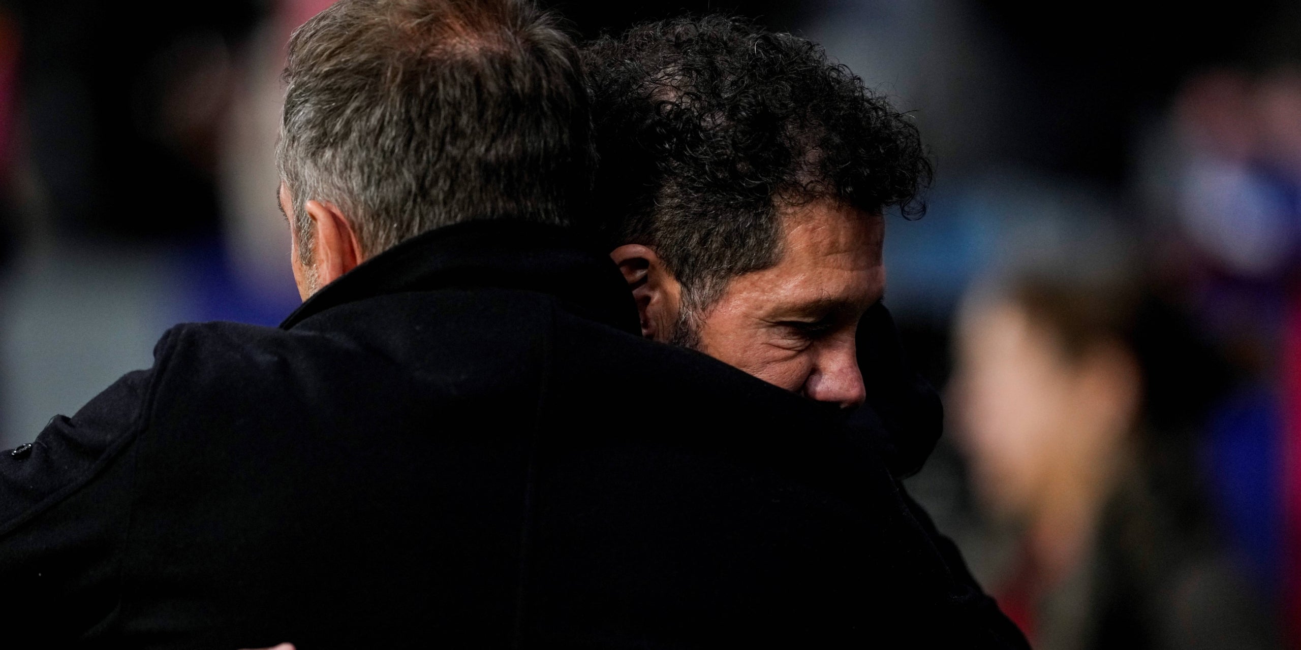 Hansi Flick i el Cholo Simeone, durant l'Atlètic-Barça | Europa Press