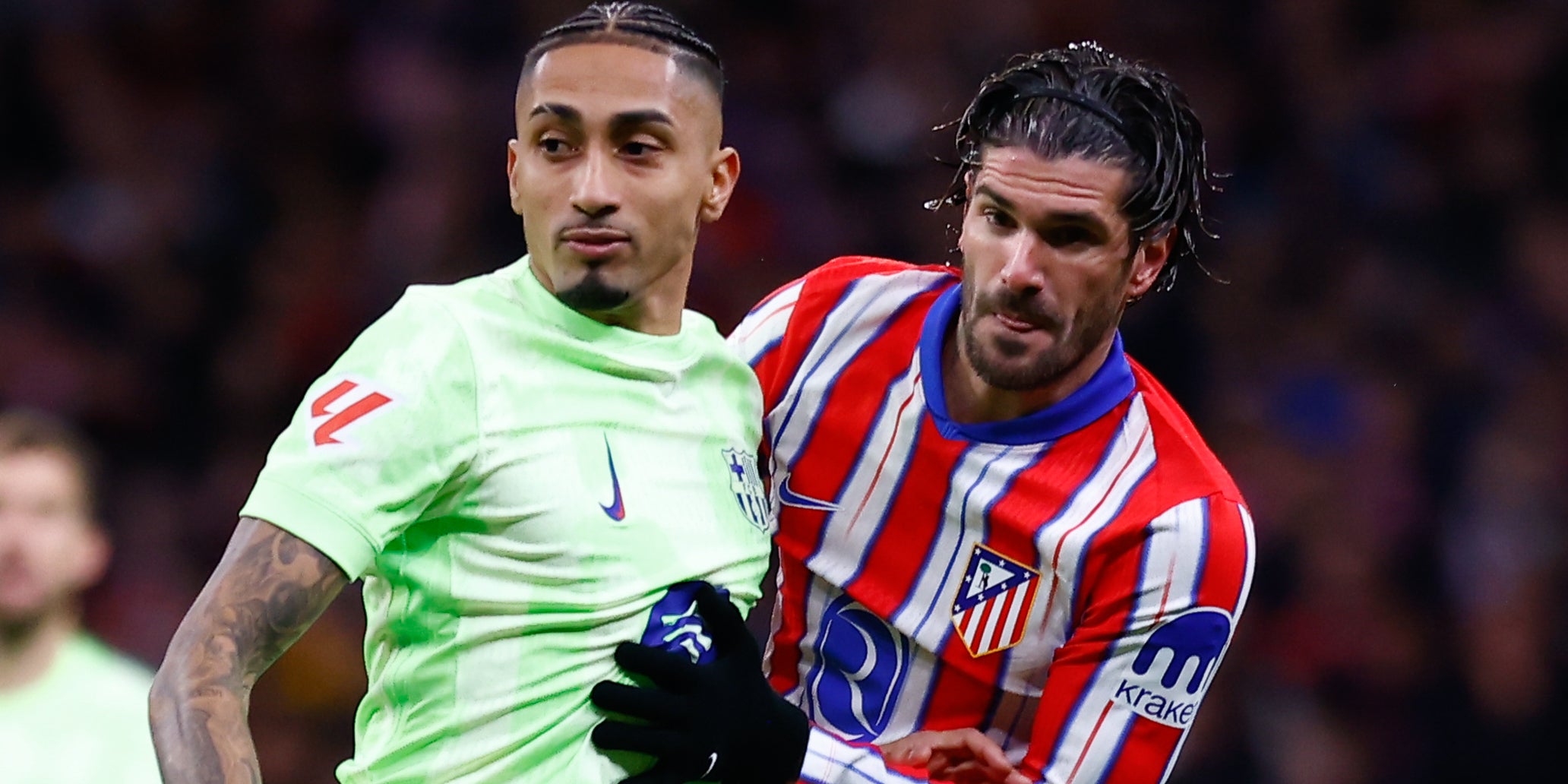 Raphinha i De Paul, durant l'Atlètic de Madrid-Barça | Europa Press