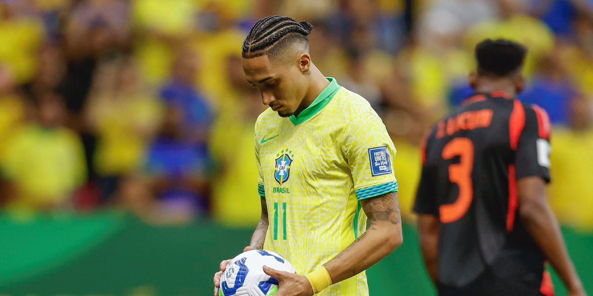 Raphinha, durante un partido con la selección de Brasil | @CBF_Futebol