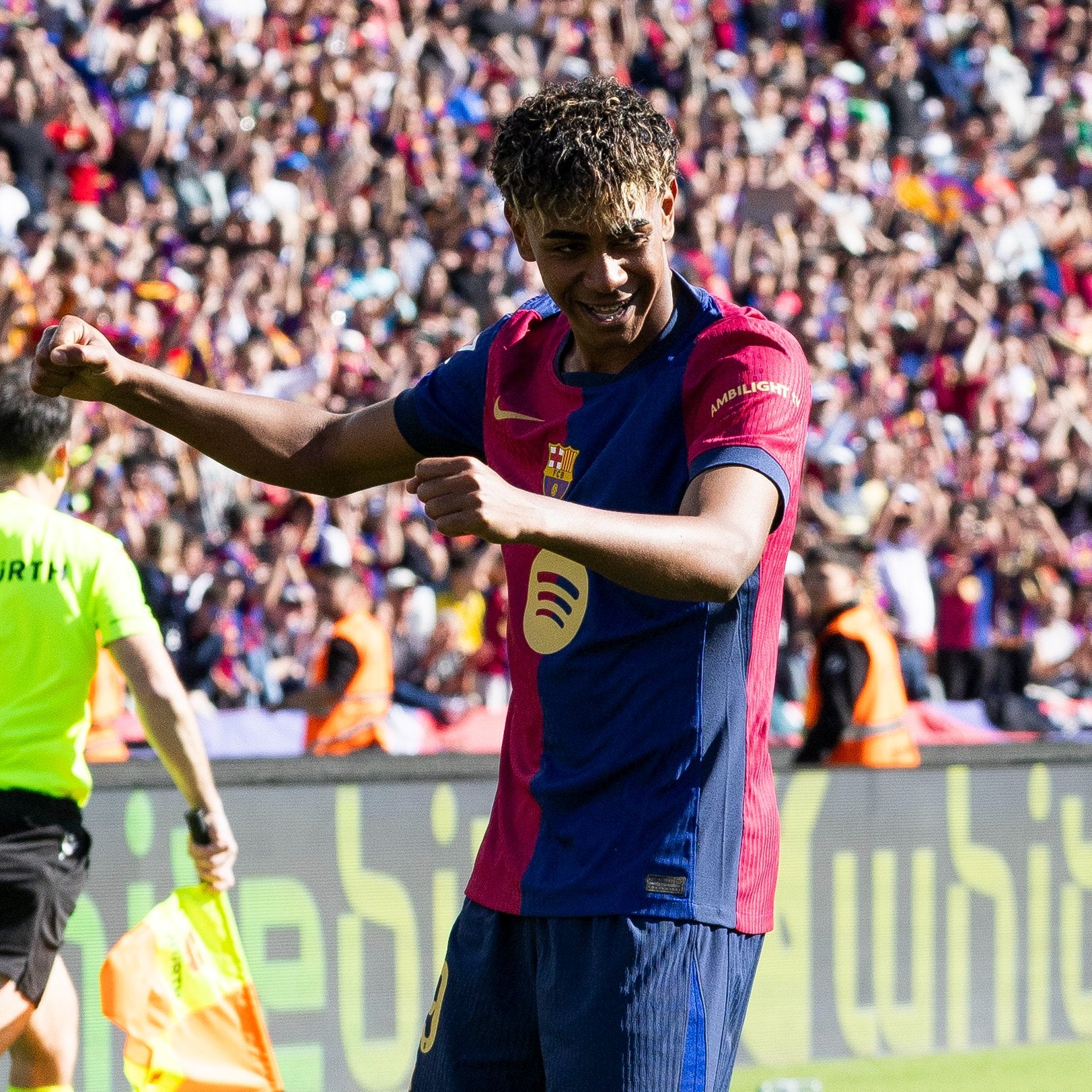 Lamine Yamal celebra el gol del Barça a la primera meitat | FC Barcelona