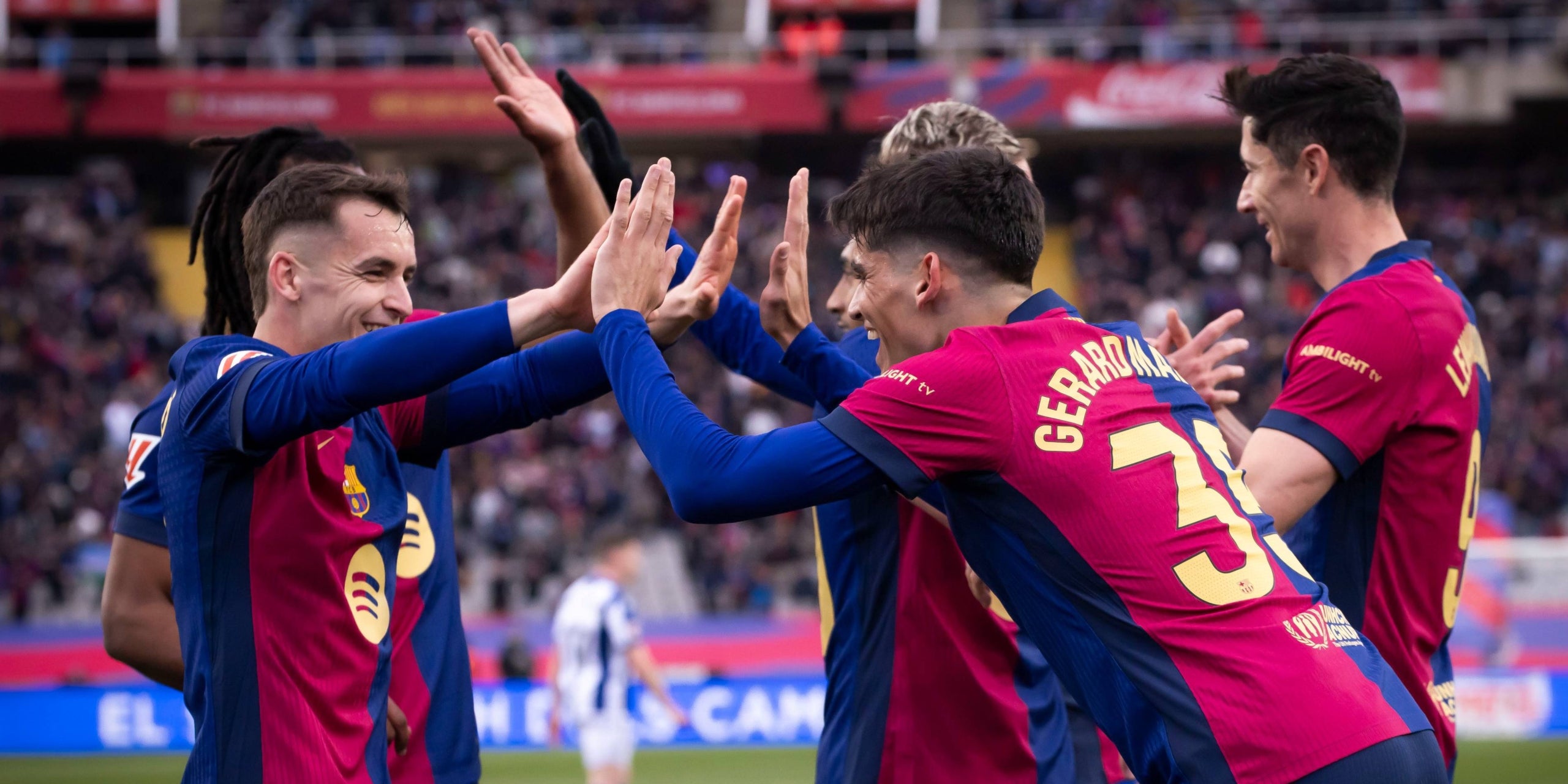 Marc Casadó i Gerard Martín celebren un gol del Barça | FC Barcelona