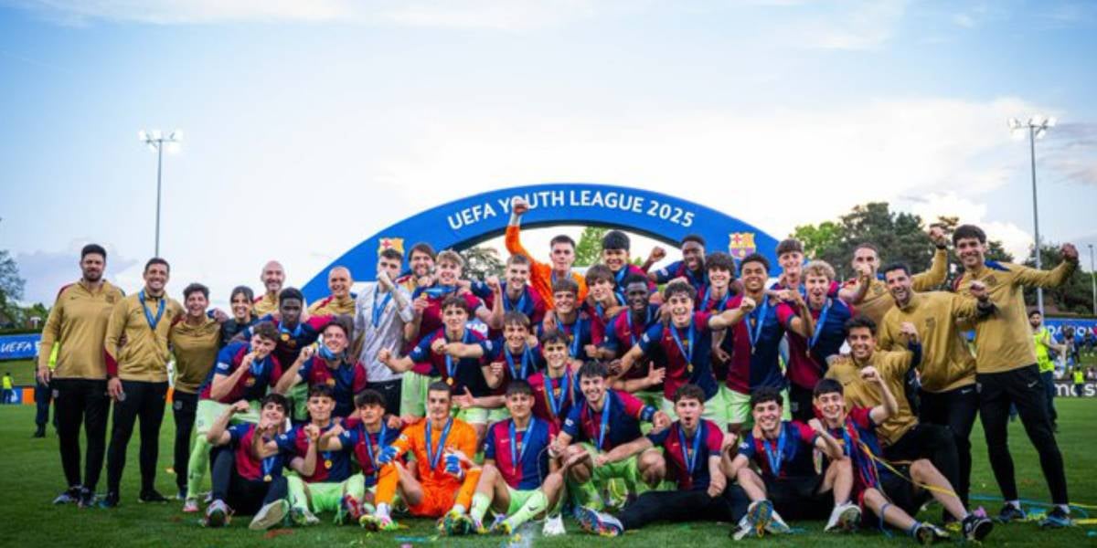 Els jugadors del Barça, celebrant el títol de la Youth League | FC Barcelona