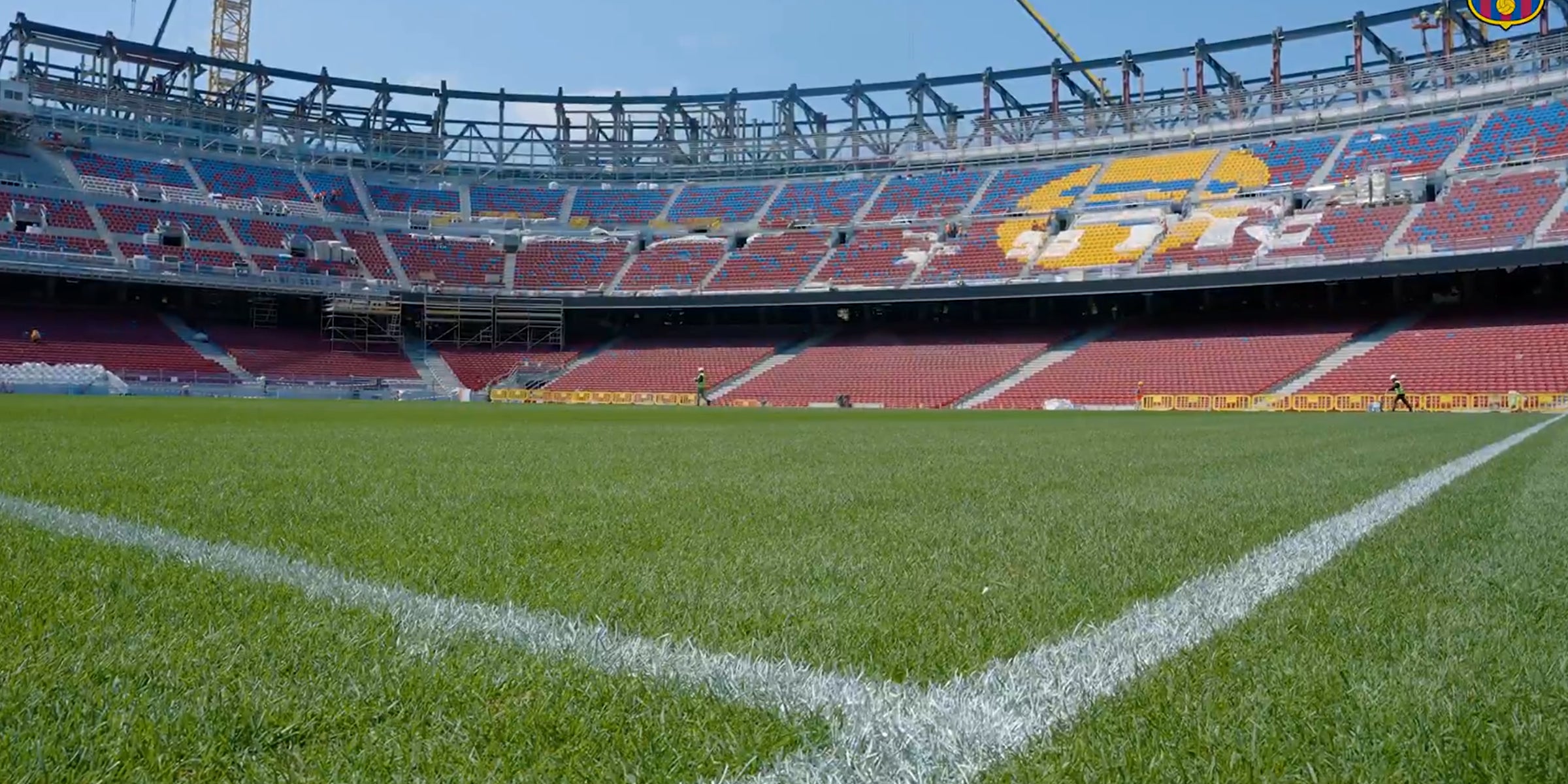El nuevo césped del nuevo Spotify Camp Nou, con las líneas ya pintadas | FC Barcelona