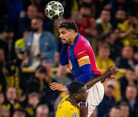 Ronald Araujo, durant el partit contra el Borussia Dortmund | FC Barcelona
