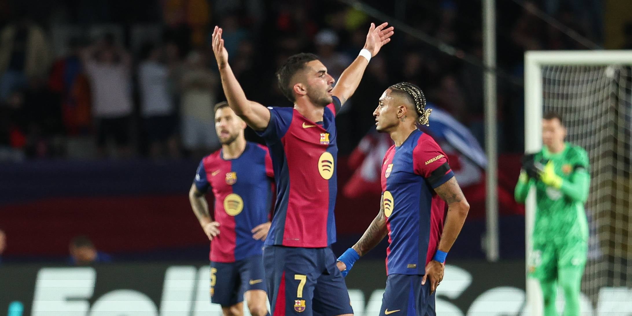 Ferran Torres durante un partido con el Barça | Europa Press