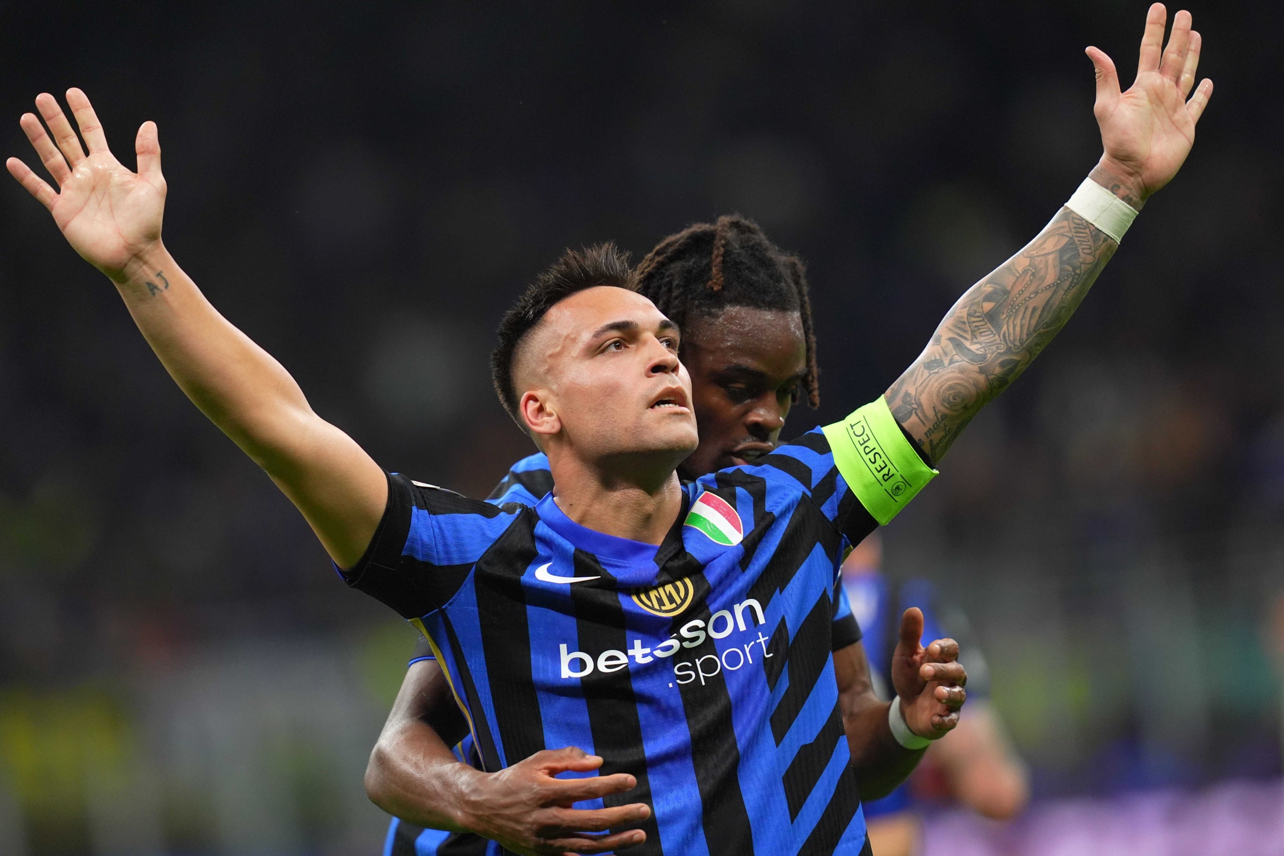Lautaro Martínez celebra el seu gol contra el Barça a la primera meitat | Europa Press