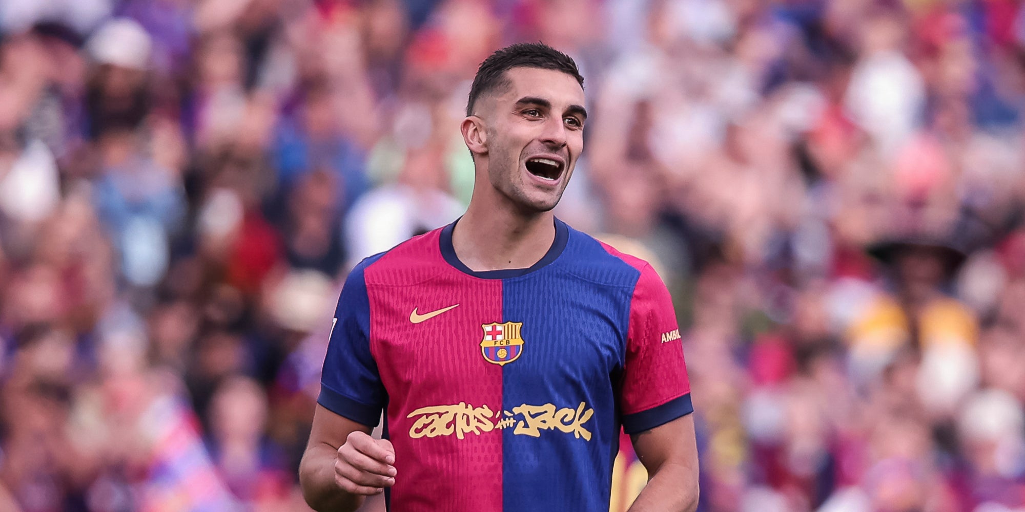 Ferran Torres, durante el clásico de Liga contra el Madrid en Montjuïc | Europa Press