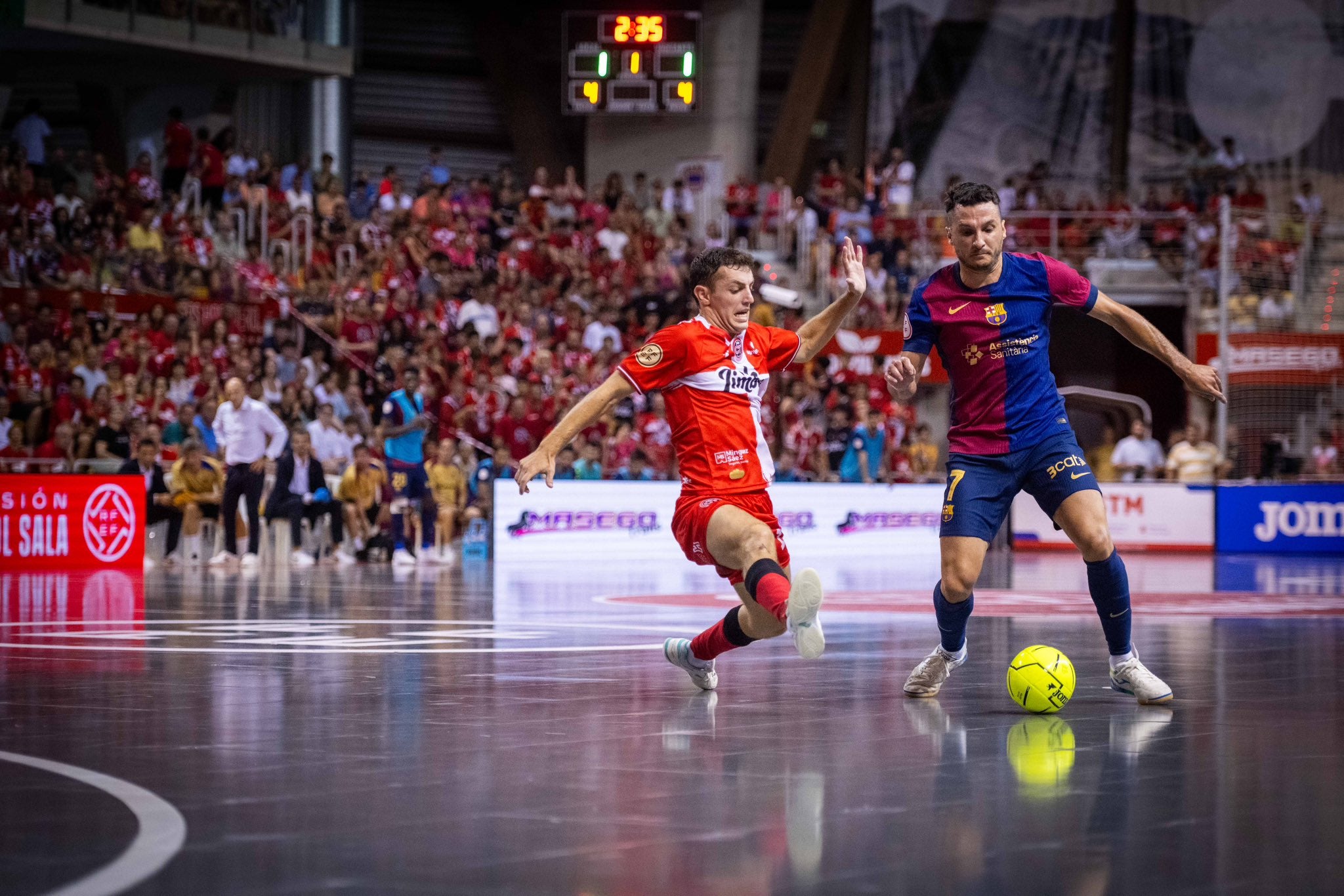 El Barça va caure al Palacio de los Deportes de Cartagena després de noves decisions polèmiques dels àrbitres | FCB Futsal