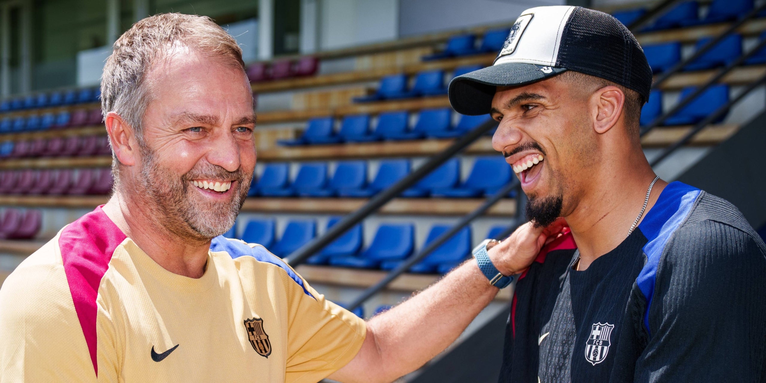 Hansi Flick i Ronald Araujo, en una imatge d'arxiu | FC Barcelona