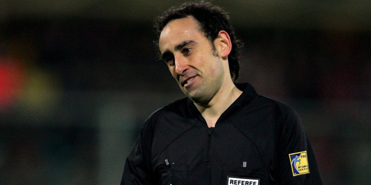 L'exàrbitre Iturralde González, durant un partit | @itu_edu