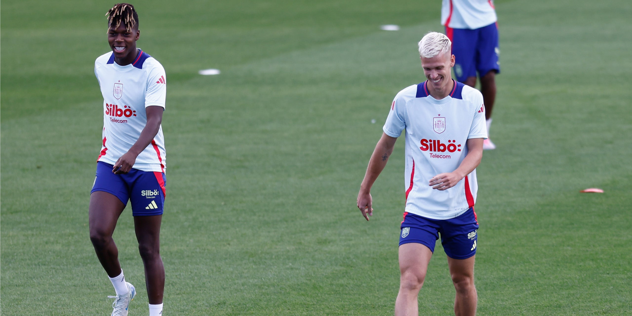 Nico Williams i Dani Olmo, durant un entrenament de la selecció espanyola | Europa Press