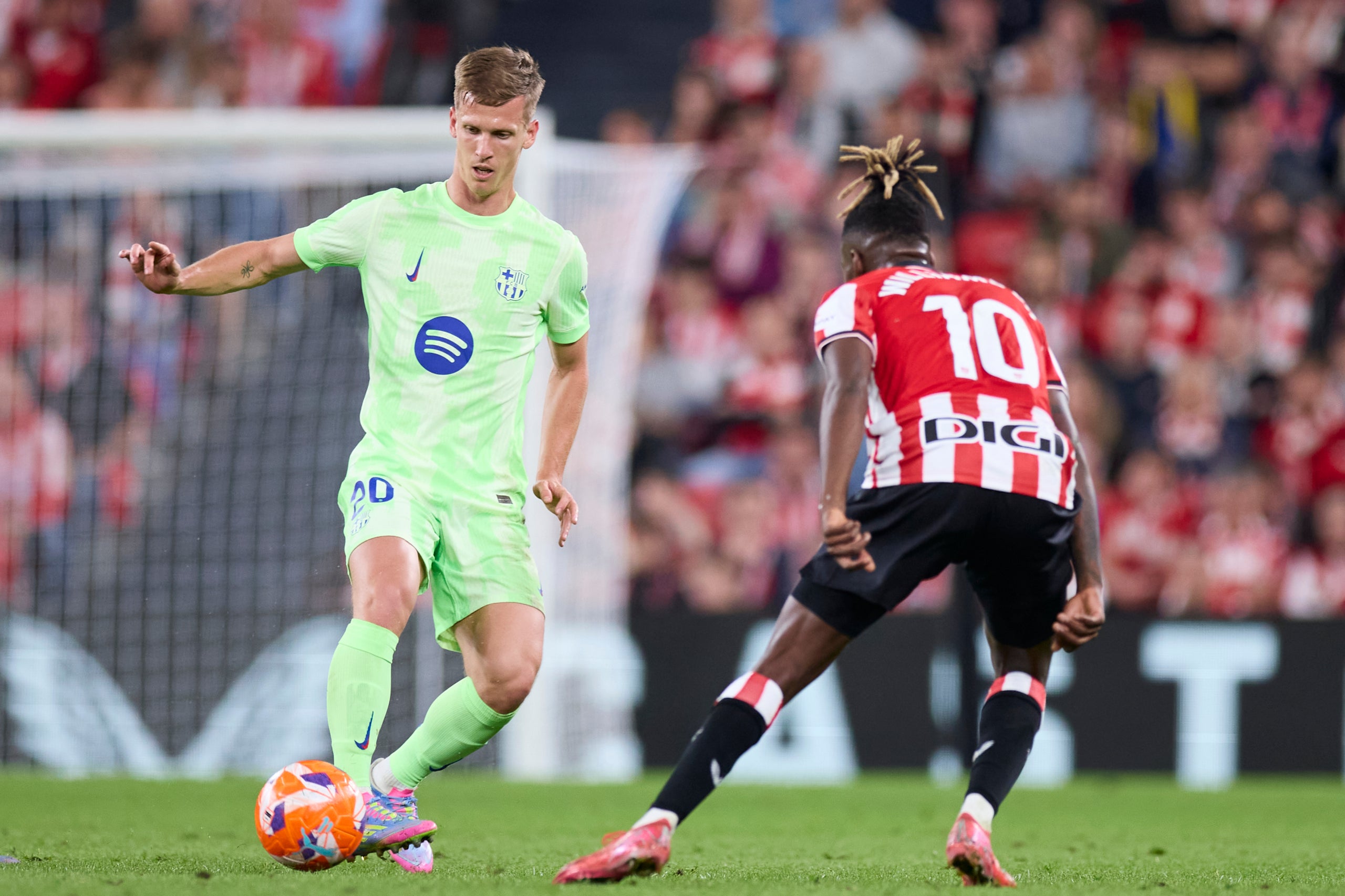 Dani Olmo i Nico Williams, durant un Athletic-Barça | Europa Press