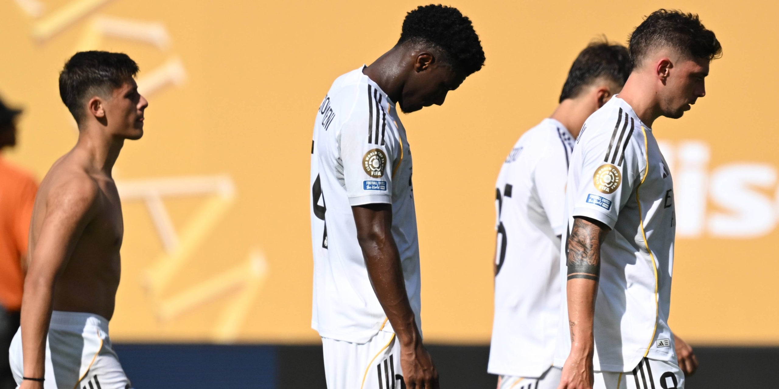 Els jugadors del Madrid, després de la derrota contra el PSG | Europa Press