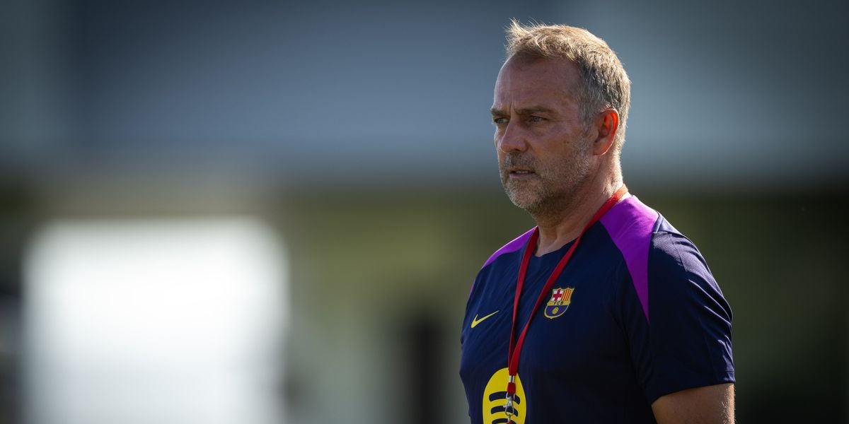 Hansi Flick, durant un entrenament amb el Barça | FC Barcelona