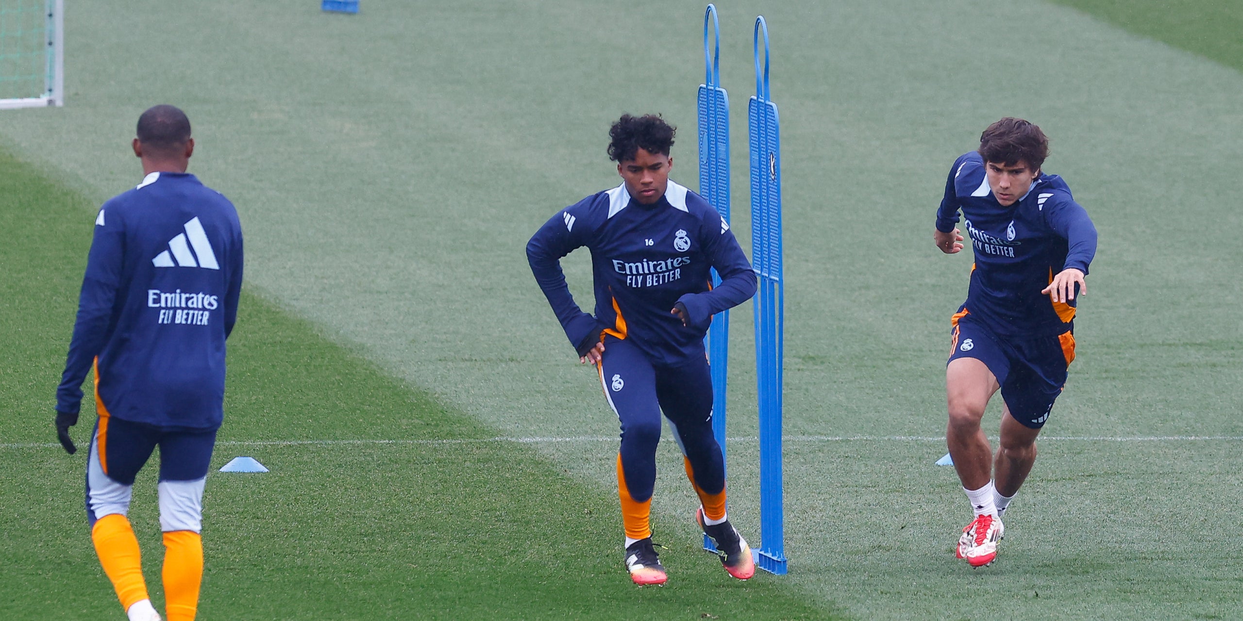 Entrick y Gonzalo García, entrenando con el Real Madrid | Europa Press