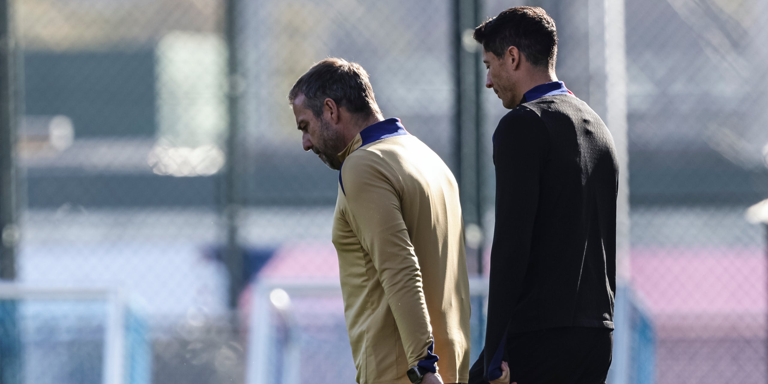 Hansi Flick y Robert Lewandowski, durante un entrenamiento del Barça | Europa Press