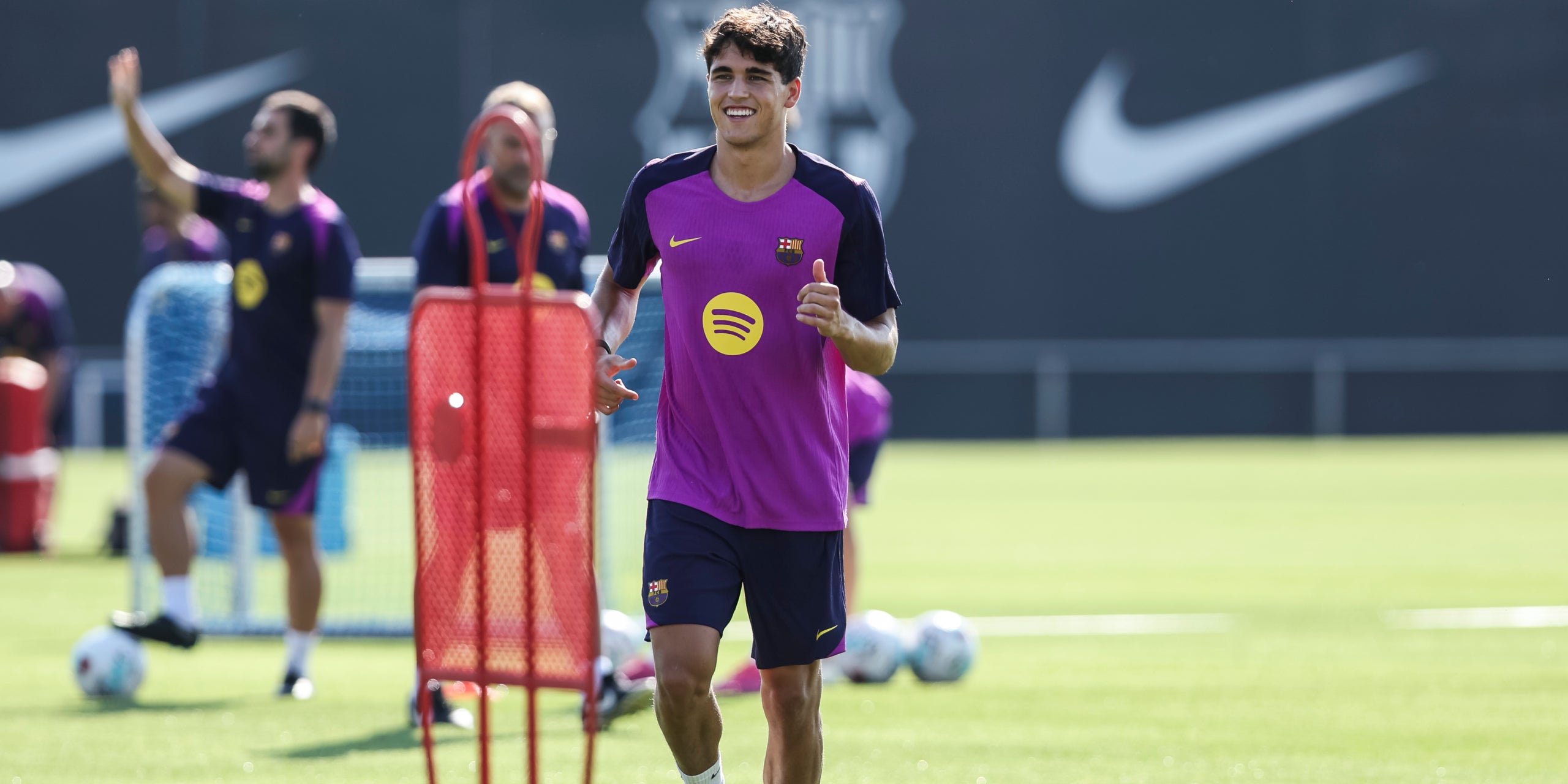 Pau Cubarsí, durant un entrenament amb el Barça | FC Barcelona