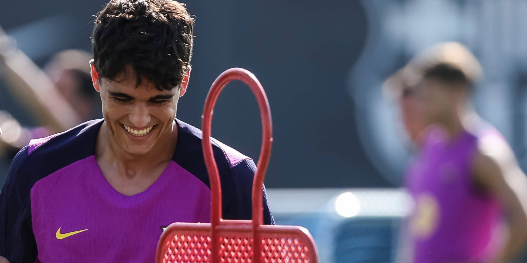 Pau Cubarsí, durant un entrenament amb el Barça | FC Barcelona