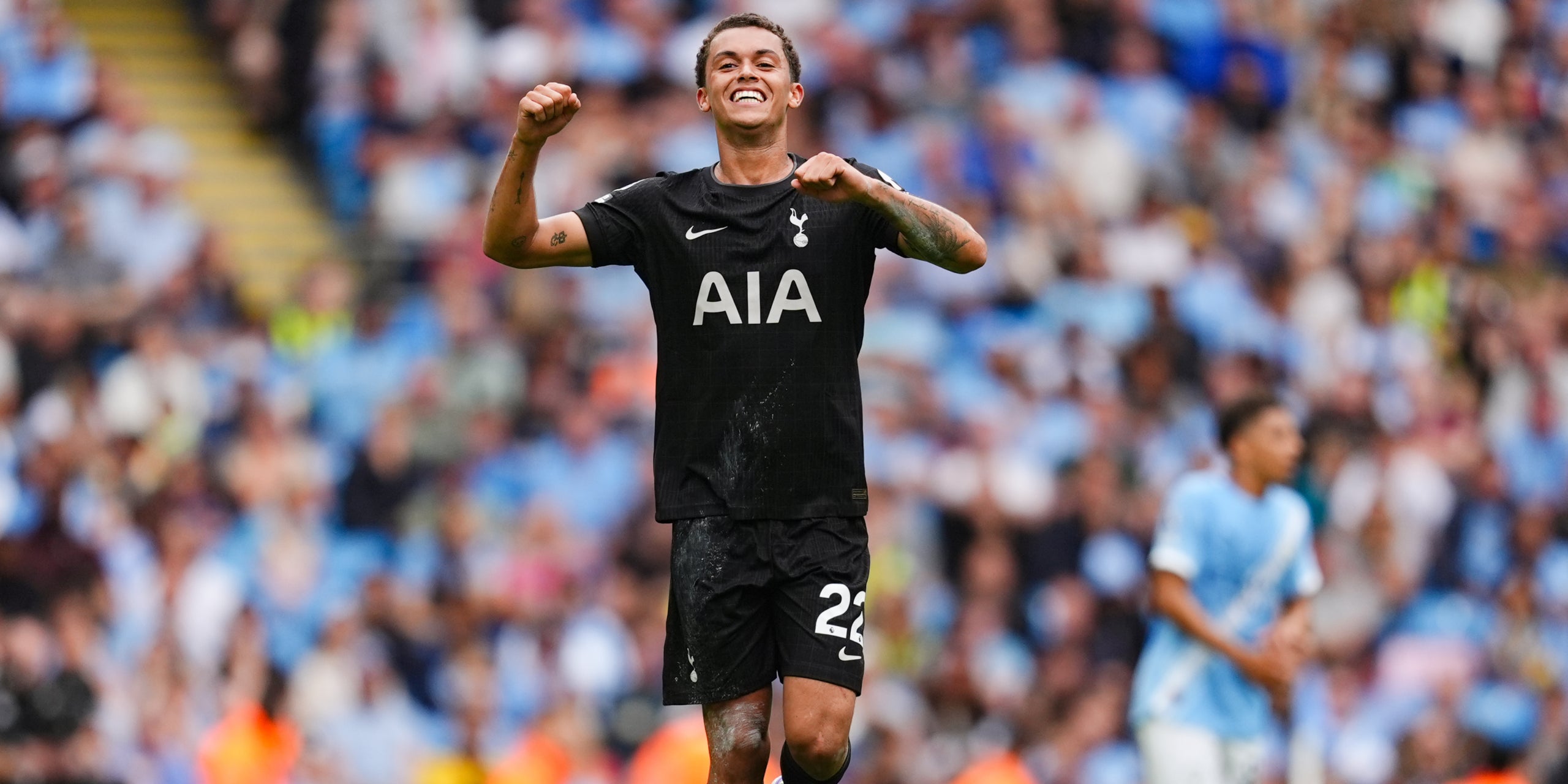 El jugador del Tottenham, Brennan Johnson, celebrant el seu gol al Manchester City | Europa Press