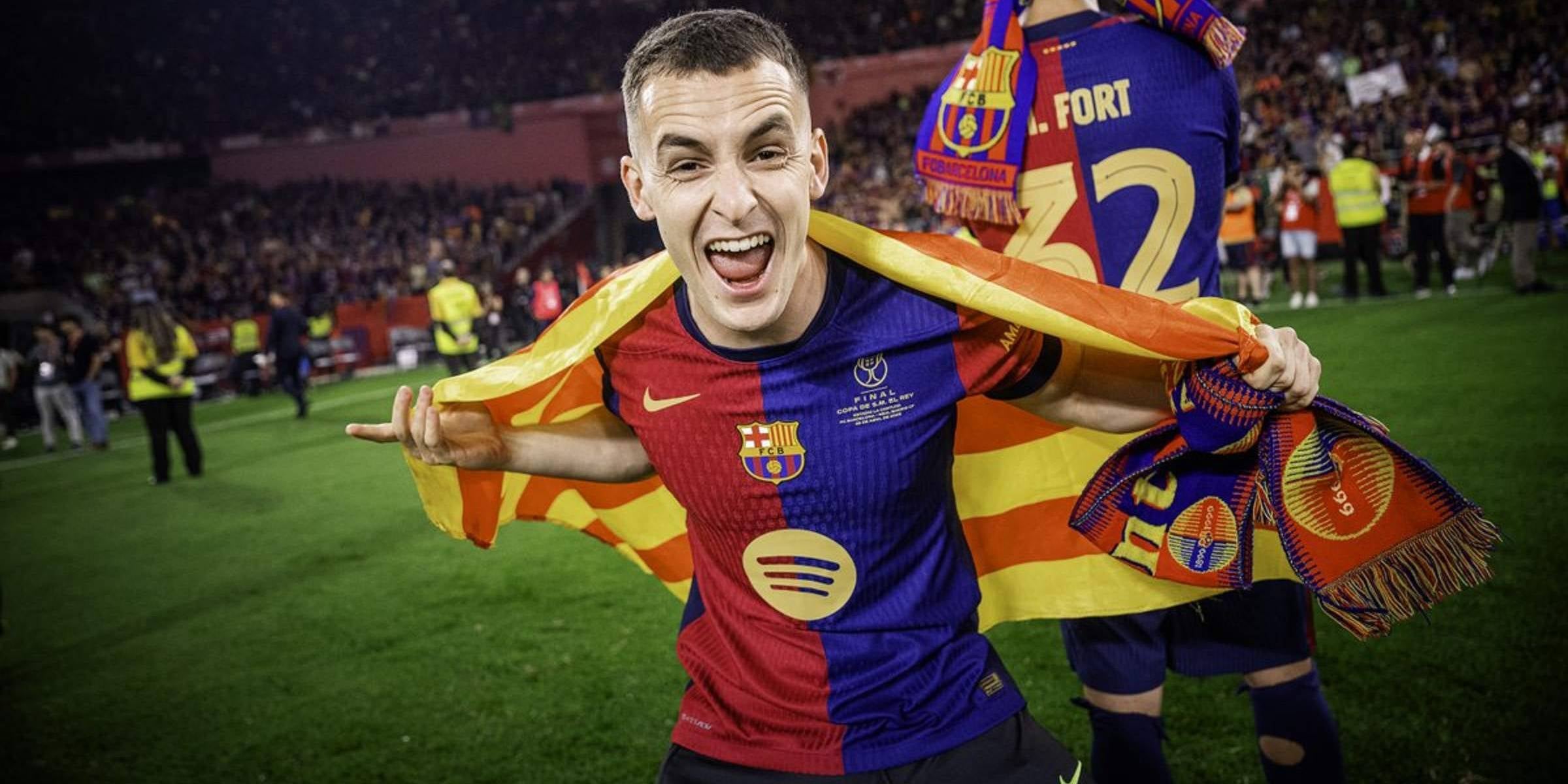 Marc Casadó, amb una senyera | FC Barcelona