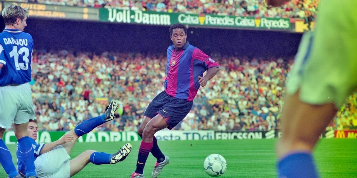 Patrick Kluivert, en un dels últims enfrontaments entre el Barça i l'Oviedo | FC Barcelona