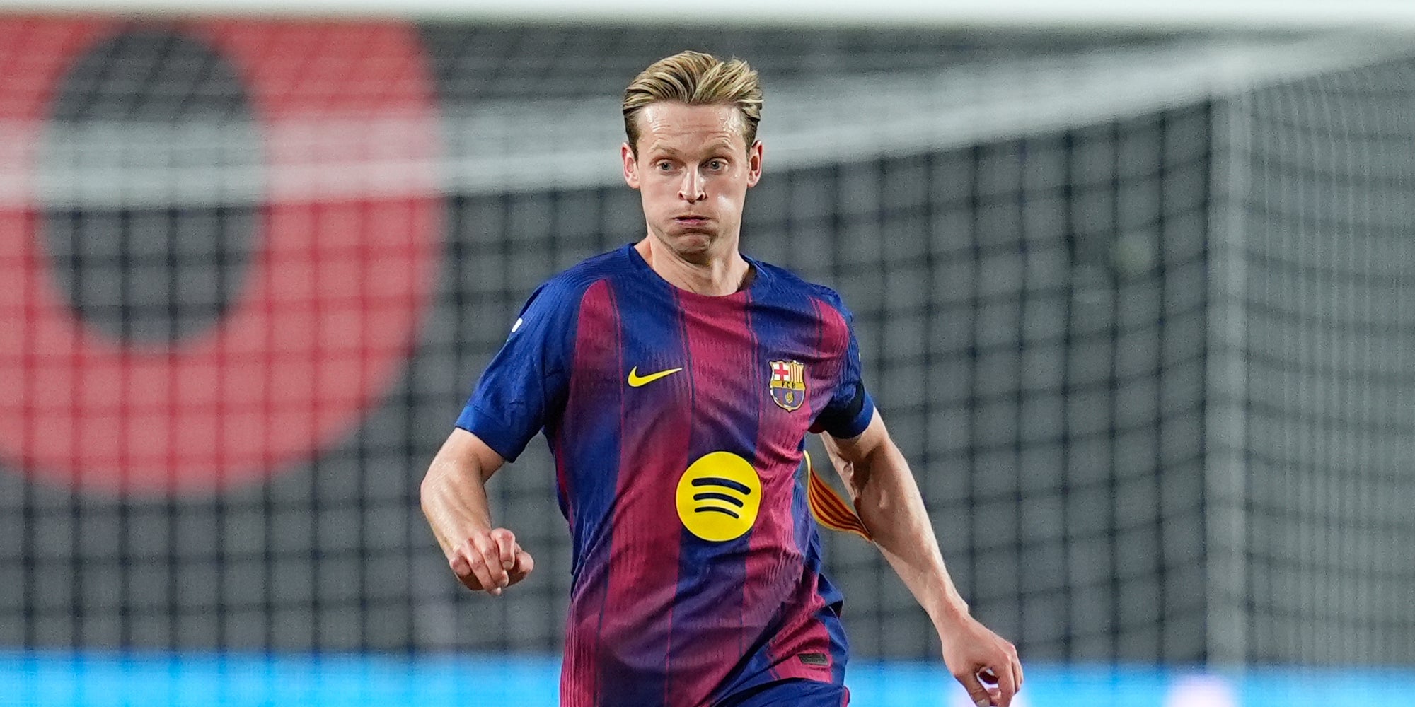 Frenkie de Jong, durant un partit amb el Barça | Europa Press