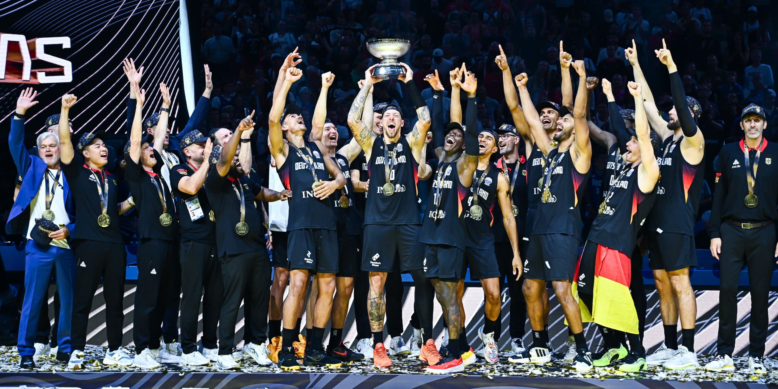La selección alemana, levantando el título de campeones del Eurobasket 2025 | Europa Press