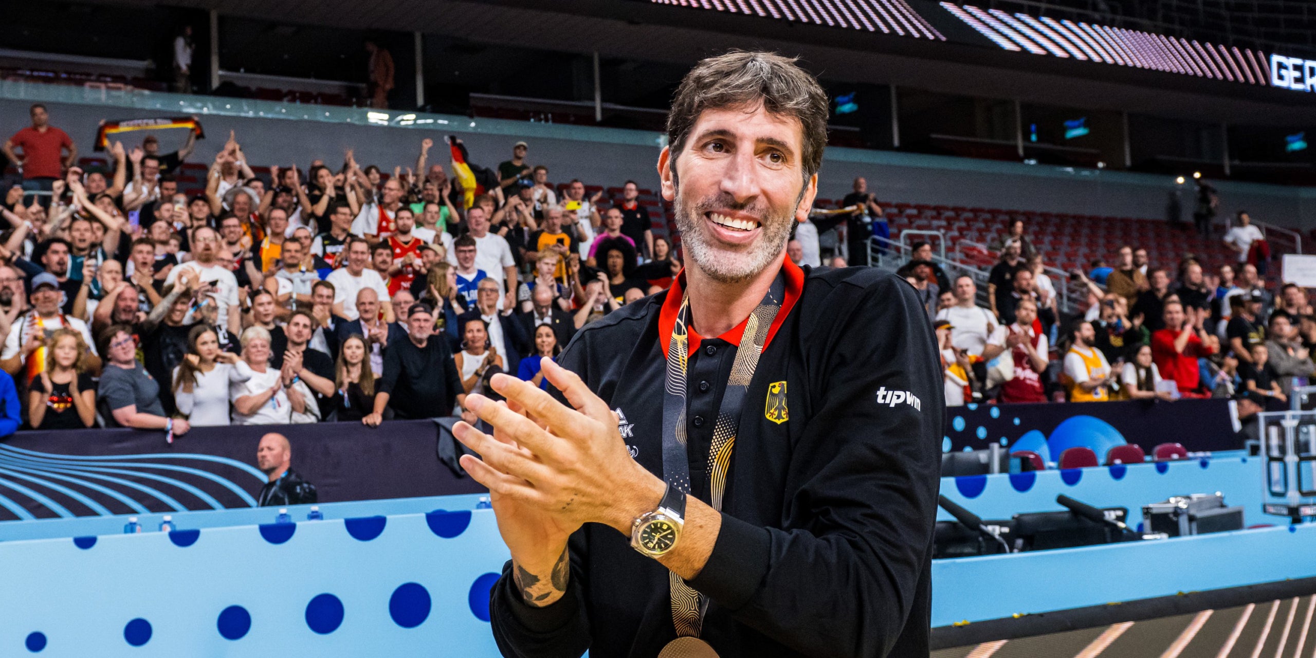 El catalán Àlex Mumbrú, tras ganar el Eurobasket con Alemania | @EuroBasket