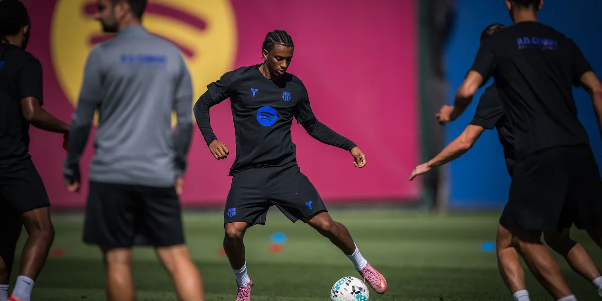 Alejandro Balde, durant un entrenament amb el Barça | FC Barcelona