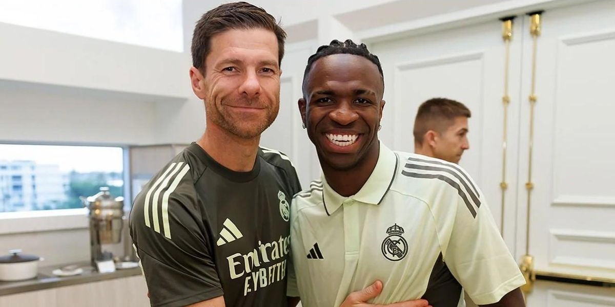 Xabi Alonso, amb Vinicius Jr. | Real Madrid CF