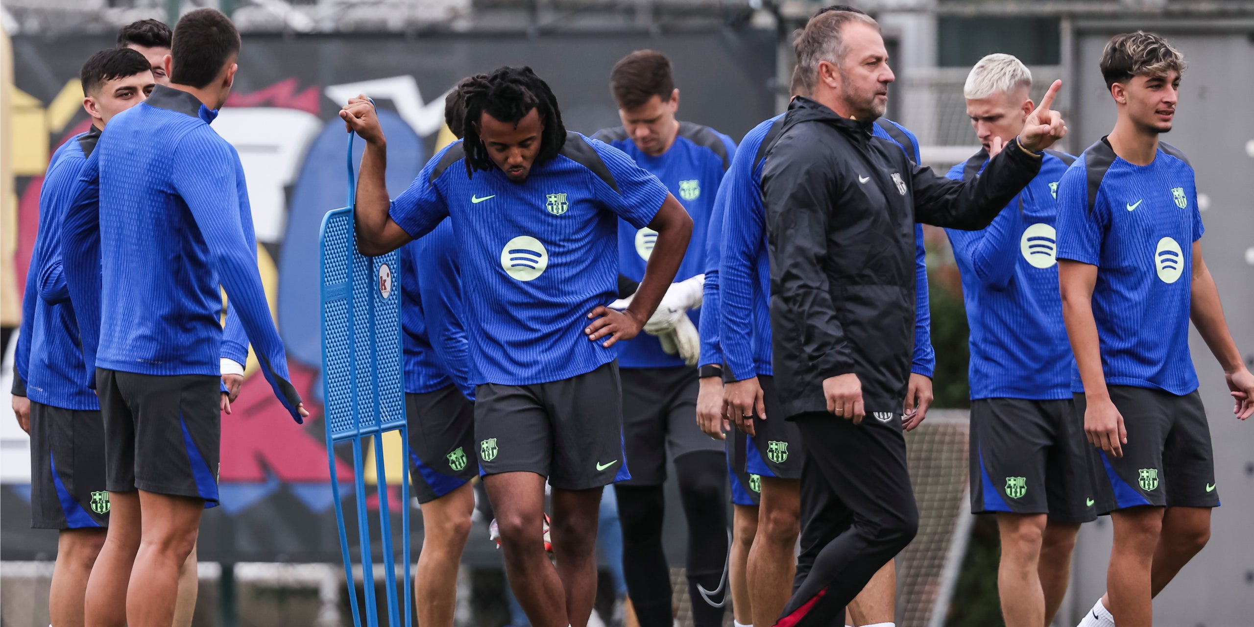 Kounde, durante un entrenamiento con el Barça | Europa Press