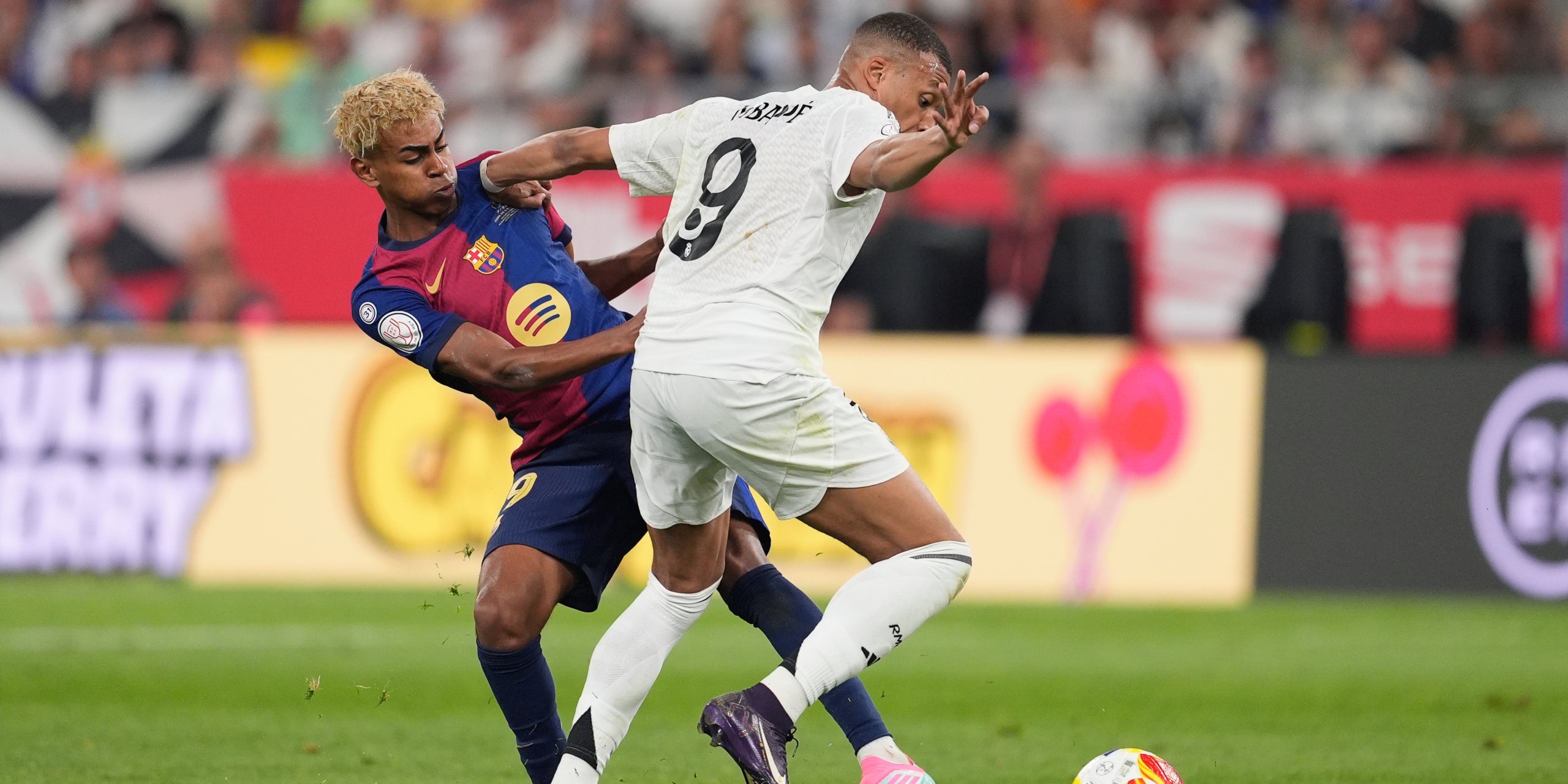 Lamine Yamal i Mbappé, durant un clàssic | Europa Press