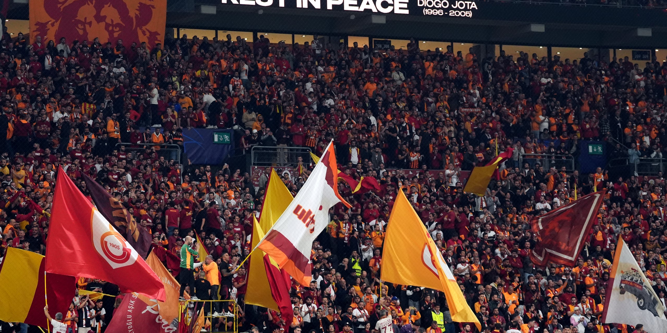 Seguidors del Galatasaray turc, durant un partit | Europa Press