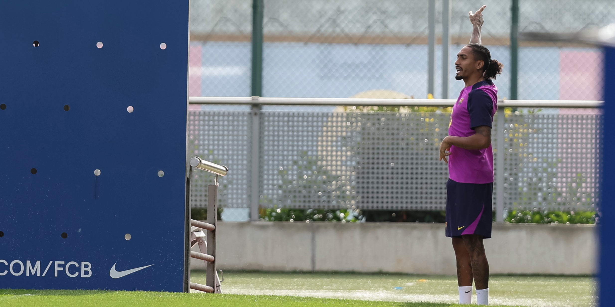 Raphinha, durant un entrenament amb el Barça | Europa Press
