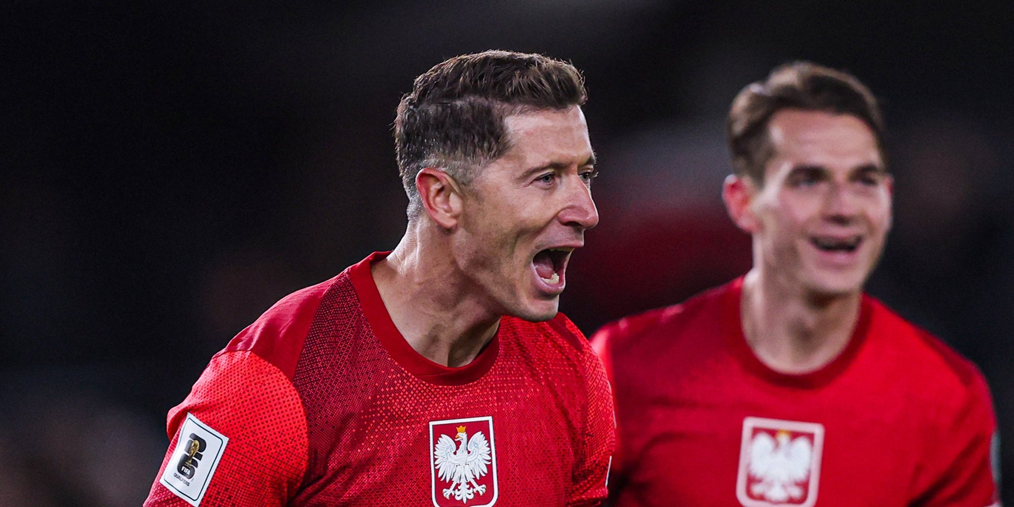 Robert Lewandowski, celebrant un gol amb Polònia | @LaczyNasPilka