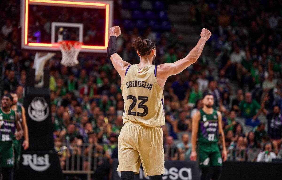 Tornike Shengelia, celebrant la victòria davant Unicaja | FC Barcelona