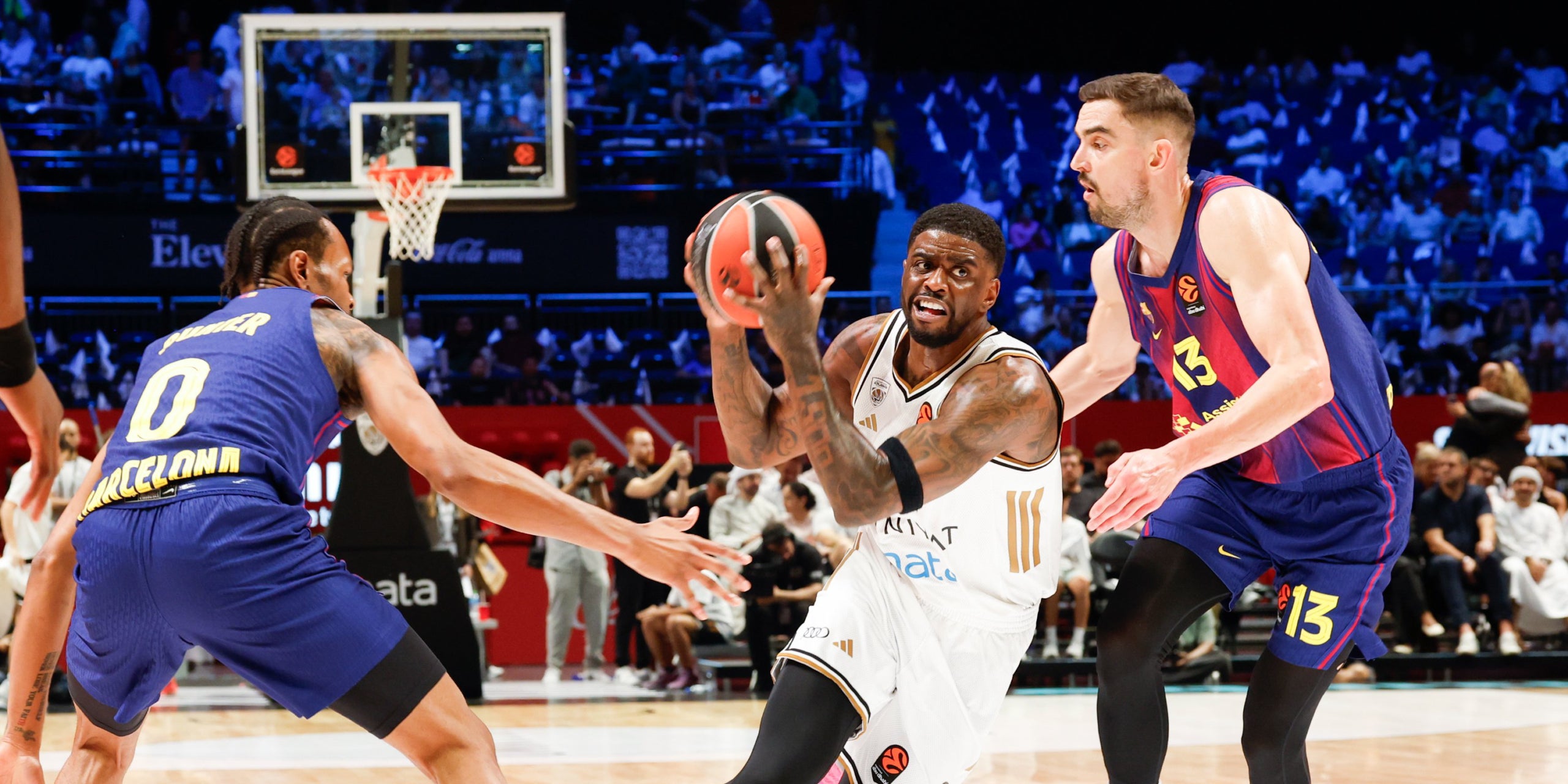 Kevin Punter i Tomas Satoransky, durant el Dubai-Barça d'Eurolliga | FC Barcelona