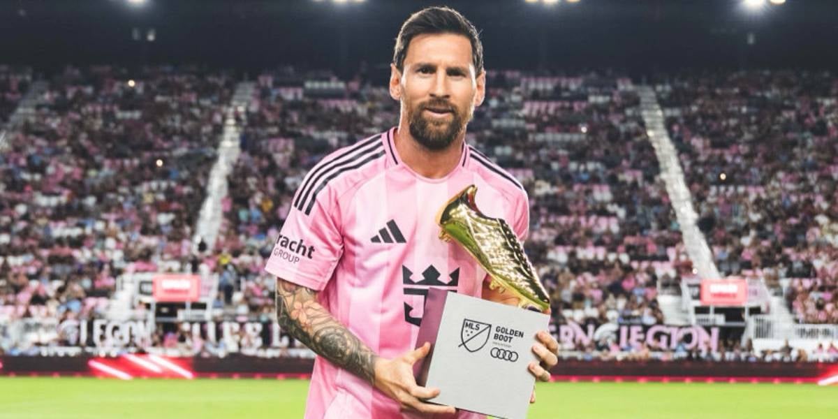 Leo Messi amb la Pilota d'Or abans del partit entre Inter Miami i Nashville | Inter Miami